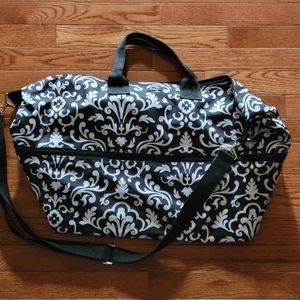 Thirty one expand a tote
